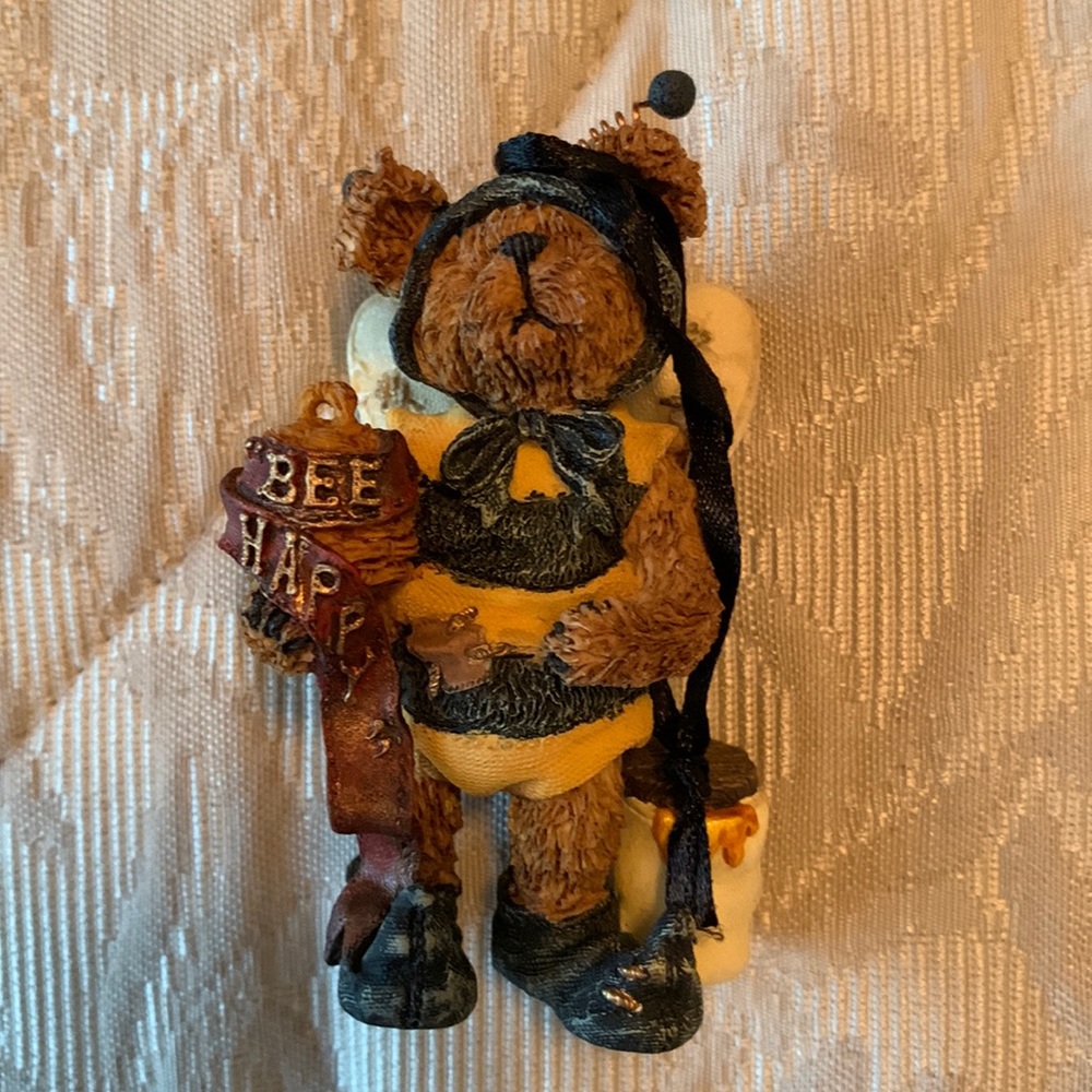 Boyd’s Bear figurine Sunny Buzzby (c) 1998